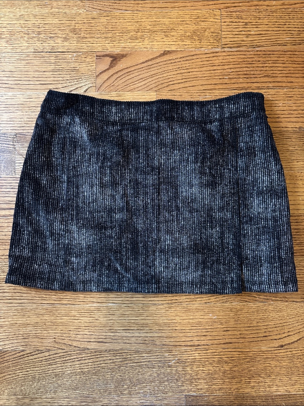Textured Ribbed Mini Skirt in Black Heather
